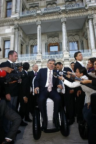 İ-real'e Binen Cumhurbaşkanı Gül, Elektrikli Aracın Türkiye'de Üretilmesini İstedi