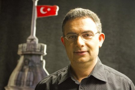 İbrahim Sadri’den 17 Yıl Sonra Yeniden Tek Kişilik Gösteri