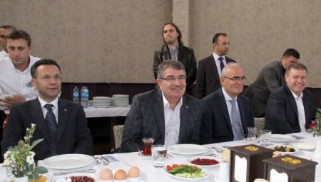 İçişleri Bakanı Şahin, Samsun’da partililerle buluştu