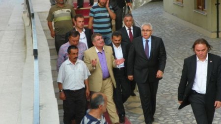 İçişleri Bakanı Şahin, Şehit Uzman Çavuşun Ailesini Ziyaret Etti