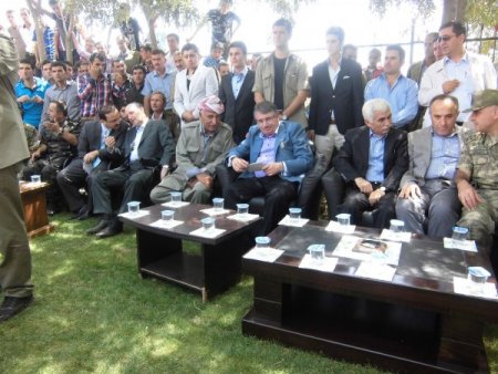 İçişleri Bakanı Şahin, Şemdinli Derecik'te Tezahüratlarla Karşılandı