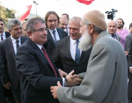 İçişleri Bakanı Şahin, Trabzon'da cami açılışı yaptı