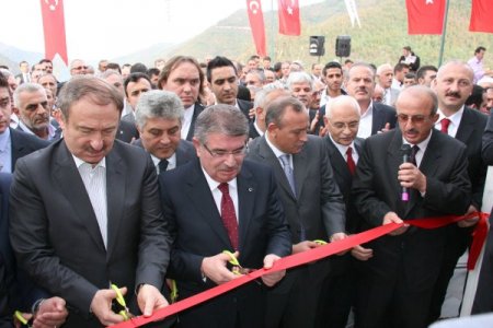 İçişleri Bakanı Şahin, Trabzon'da cami açılışı yaptı