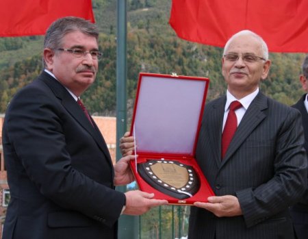 İçişleri Bakanı Şahin, Trabzon'da cami açılışı yaptı