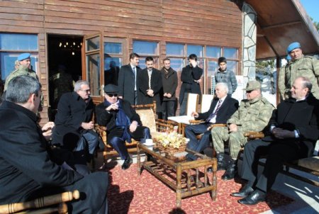 İçişleri Bakanı Şahin, yeni yıla Hakkari'de girdi