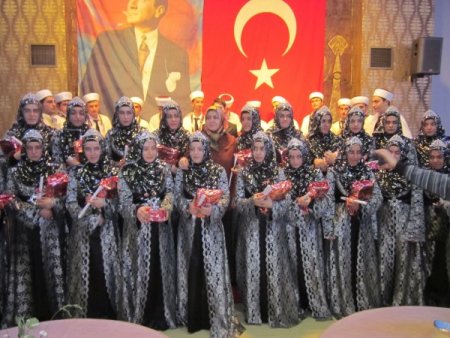 İçişleri Bakanı Şahin'den hafızlara çeyrek altın