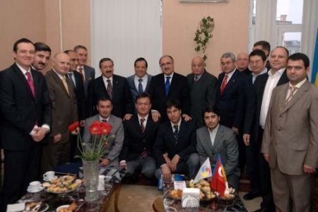 İçişleri Bakanı Ukrayna'dan Ayrıldı