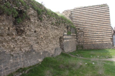 İçkale'de bir kuyuda kemikler bulundu