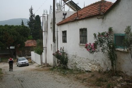 İçkili restoranda kendisiyle ilgilenilmediği için 5 kişiyi vurdu