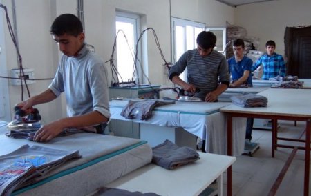 İdil’de açılan tekstil fabrikası gençler için ekmek kapısı oldu