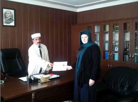 İdil'de Müslüman olan İngiliz vatandaşı, Amine ismini aldı