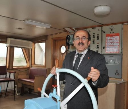 İdo'nun Trabzon'a Hibe Ettiği Geminin 'kızıltoprak' Olan Adı Mavi Karadeniz' Olacak