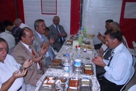 İftar Çadırı, Zenginle Fakiri Buluşturuyor