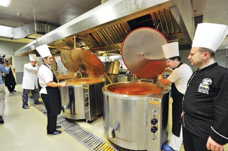 İftar Çadırlarının Yemekleri Ego Yemekhanesinde Hazırlanıyor