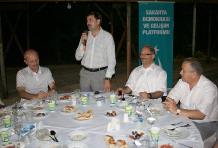 'İftar Sofrasında Sadece Yemek Yemiyoruz, Birliğimizi De Pekiştiriyoruz'