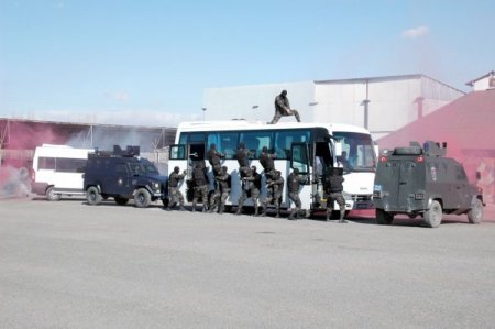 Iğdır Emniyeti Kurslarda Başarılı Olan Personelini Ödüllendirdi