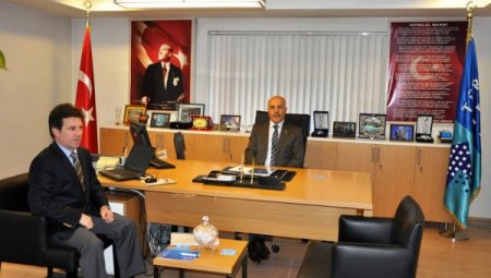 Iğdır Valisi Pek, Telekom Müdürü'nü ziyaret etti