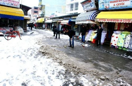 Iğdır'a Yılın İlk Karı Yağdı