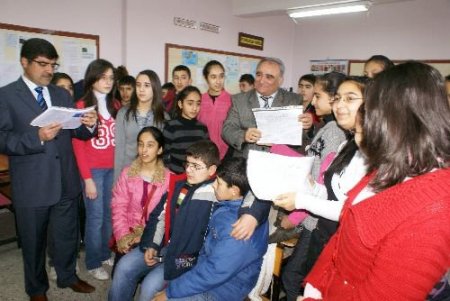 Iğdır'da 47 Bin Öğrenci Karne Sevinci Yaşadı
