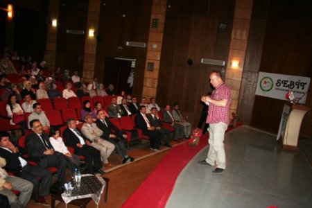 Iğdır’da Ebru Sanatının İncelikleri Anlatıldı