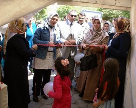 Iğdır'da fakir öğrenciler yararına kermes