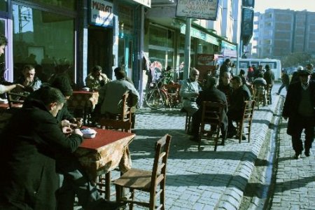 Iğdır'da Güneşli Hava Parkları Doldurdu