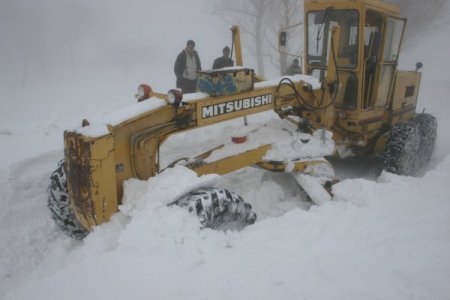 Iğdır'da kar nedeniyle 20 köyün yolu kapandı