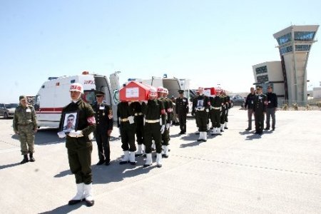 Iğdır'da mayın patlamasında şehit olan askerler memleketlerine gönderildi