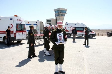 Iğdır'da mayın patlamasında şehit olan askerler memleketlerine gönderildi