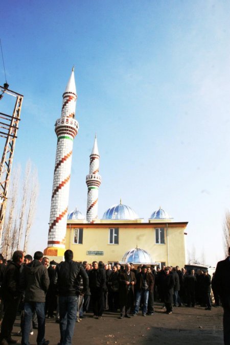 Iğdır'da Mehmet Asker Çağat Camii dualarla açıldı