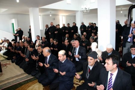 Iğdır'da Mehmet Asker Çağat Camii dualarla açıldı