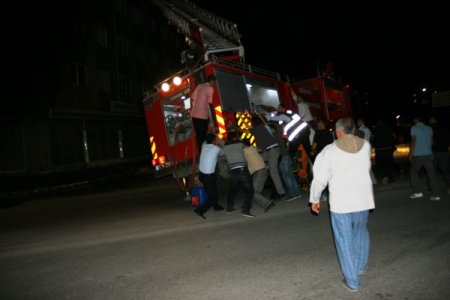 Iğdır'da meydana gelen yangın, paniğe neden oldu