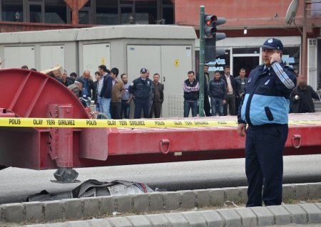Iğdır'da TIR'ın çarptığı yaşlı adam hayatını kaybetti