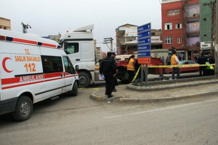 Iğdır'da TIR'ın çarptığı yaşlı adam hayatını kaybetti