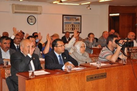 İGM Başkanı Sel, şoförünü firmanın verdiği promosyonla İspanya’ya götürmüş