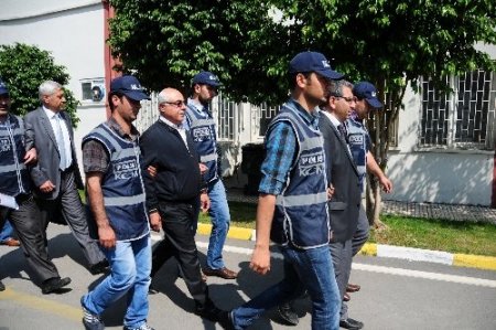 İhaleye fesat karıştırdıkları iddiasıyla 4 belediye görevlisi gözaltına alındı