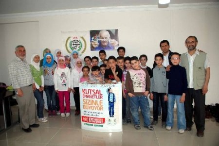 İHH Suriyeli yetim çocuklara yardım elini uzattı