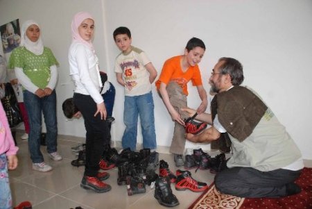 İHH Suriyeli yetim çocuklara yardım elini uzattı