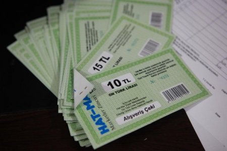 İHH Suriyeli yetimlere yardım eli uzattı