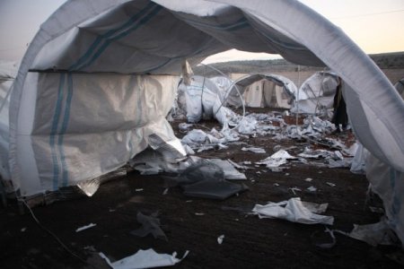 İHH tarafından kurulan çadırkente bomba isabet etti