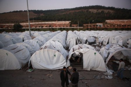 İHH tarafından kurulan çadırkente bomba isabet etti