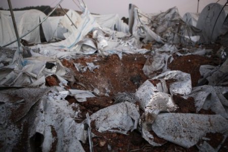 İHH tarafından kurulan çadırkente bomba isabet etti