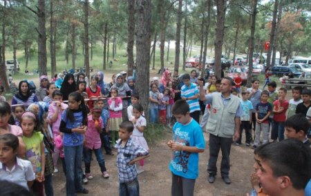 İhh Ve Hizmet Vakfı, Yetim Çocuklarla Buluştu