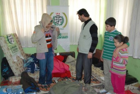 İHH yetim çocukların yüzünü güldürdü