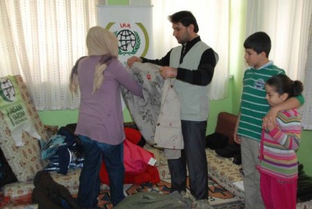 İHH yetim çocukların yüzünü güldürdü