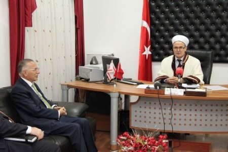 İhsanoğlu, Kktc Din İşleri Başkanlığını Ziyaret Etti