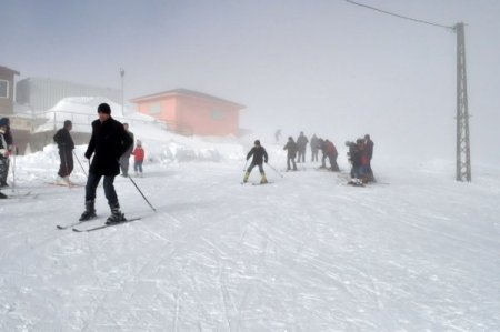 İhtiyaç sahibi başarılı öğrenciler, kayak eğitimi ile ödüllendirildi