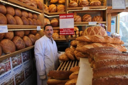 İhtiyaç sahiplerine 'askıda ekmek'le ulaşıyorlar