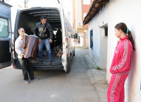 İhtiyaç sahiplerine belediyeden soba yardımı