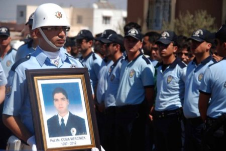 İki aylık evli şehit polis Hatay'da toprağa verildi